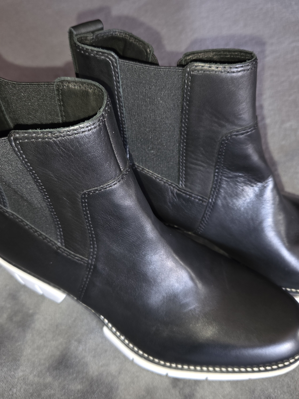 Bernardo Black Leather Ankle Chelsea Booties